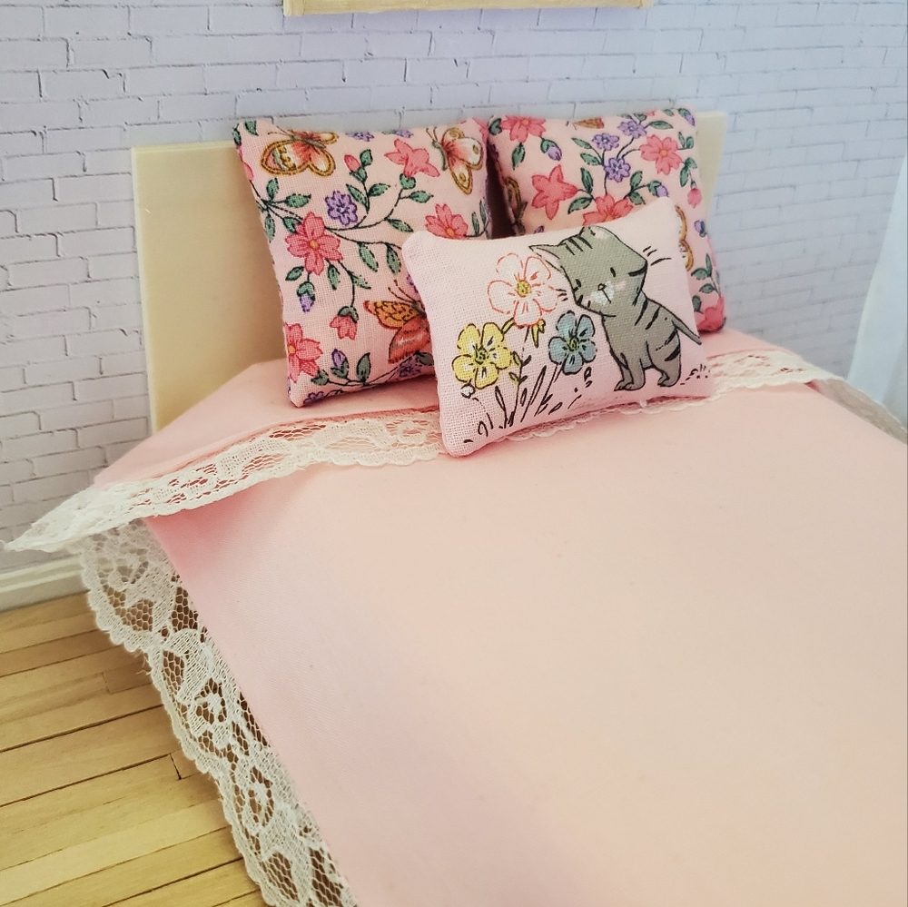 Miniature Dollhouse Pink Lace Cat Bedding Set 1:12 Scale